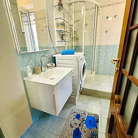 The Comfort Bed and Breakfast Λα Σπέτσια
